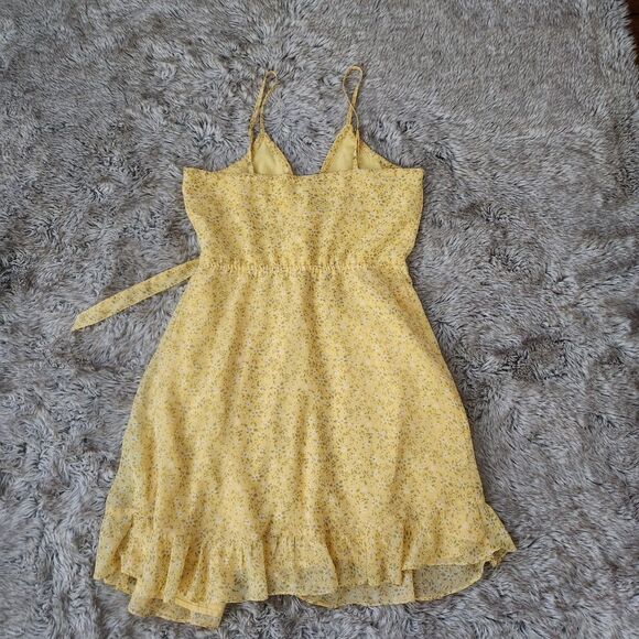 Hollister Spaghetti‎ Strap Wrap Dress Yellow Floral Size Small - Picture 9 of 12
